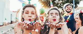 Karneval, Kamelle und Kostüme: 