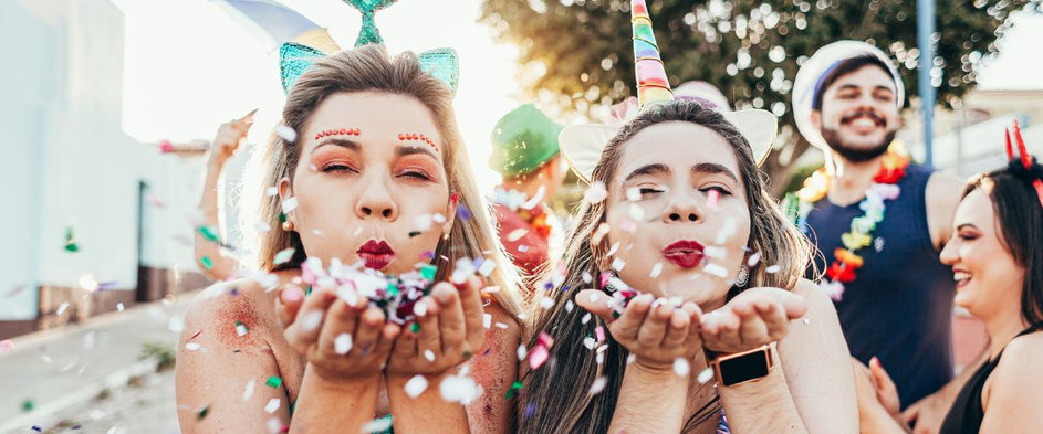 Karneval, Kamelle und Kostüme: 