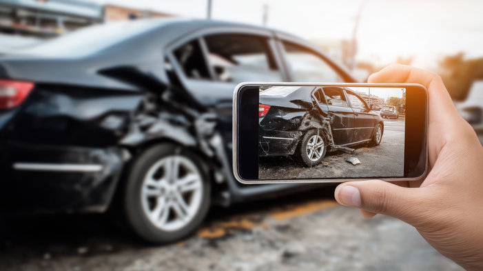  Verkehrsunfall: So verhalten Sie sich richtig 